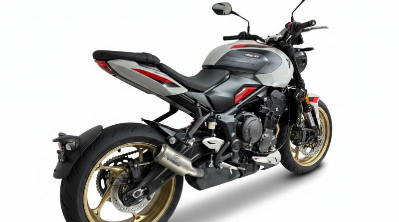 Triumph Trident 800 mit SPEEDPRO COBRA SP1-R Slip-On, Studioaufnahme – kürzere Version