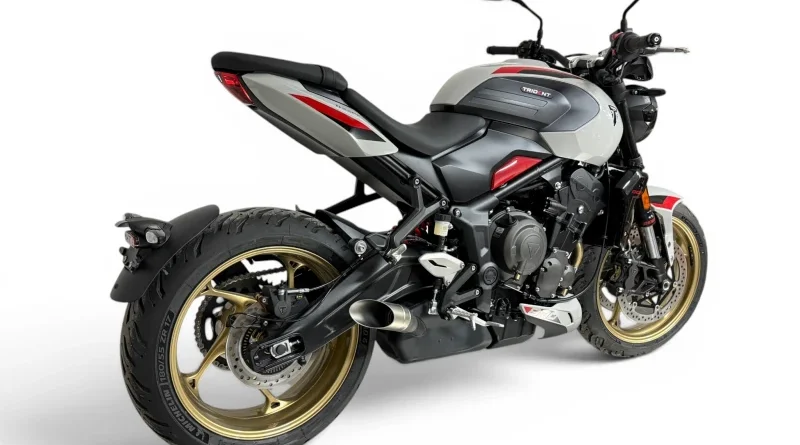 SPEEDPRO MGP-S1R Shorty Slash an der Triumph Trident 800